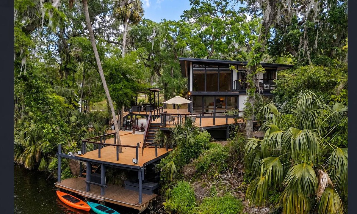 Bloomingdale House | LUXURY RIVERFRONT VACATION HOME IN FLORIDA