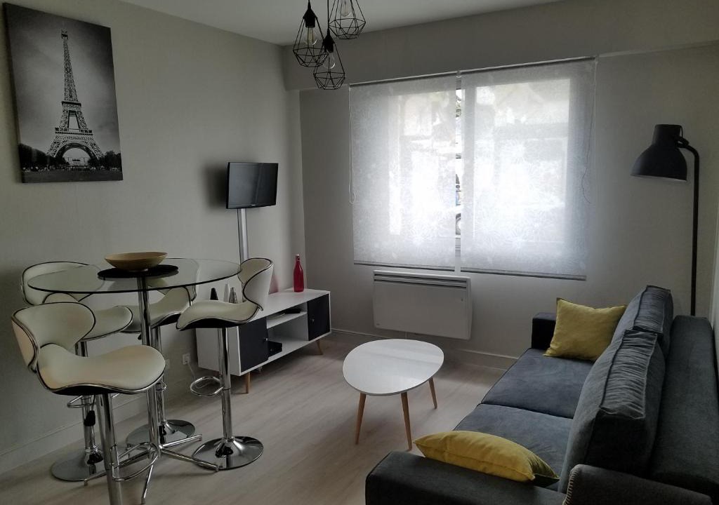 Chartres Apartment | LV Chasles