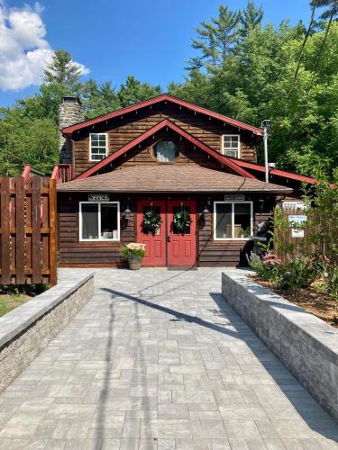 Canadensis House | Magnolia Streamside Resort