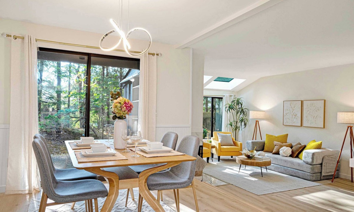 Bridle Trails Cottage | Marbella Lane-cozy Luxury Townhome Near Microsoft