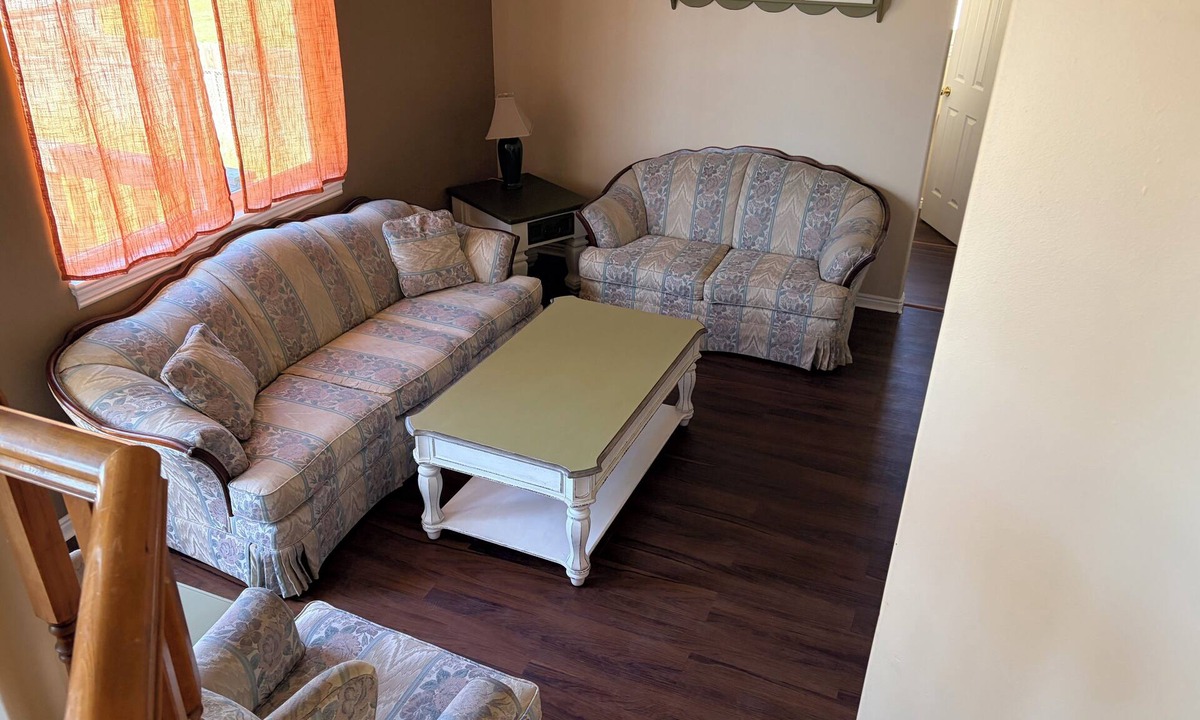 Roy House | Marvelous 3-bedroom house with 3 bedrooms close to ski resorts in charming Roy.