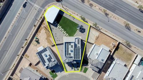 Biggs Field House | Massive Backyard Tri Level Home 4 Bed 3 and a Half Bath