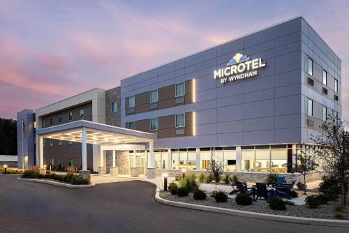 Macedon Hotel | Microtel Inn & Suites by Wyndham Macedon