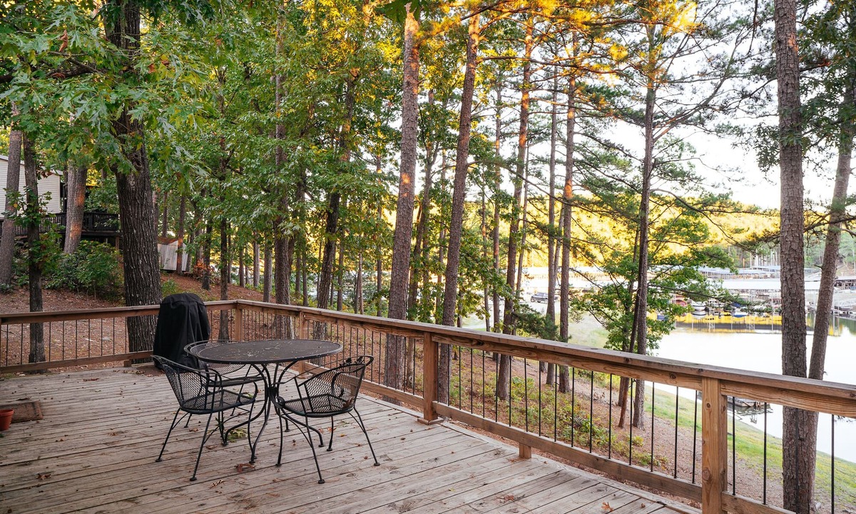 Royal House | Mobile Home E-3 at Safe Harbor Brady Mountain on Lake Ouachita!