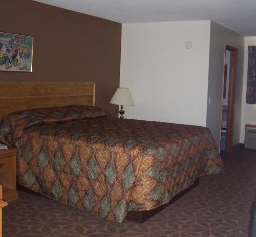 East Kootenay Hotel | Model A Inn