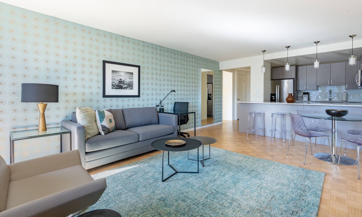 Prudential - St. Botolph Apartment | Modern 1 Bed Apartment in Central Back Bay, Boston