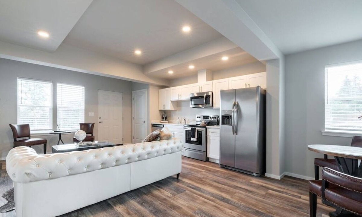 Eastside Condo | Modern 1BR Condo with Bay Views | Walk to Dome + AC | Parking Included