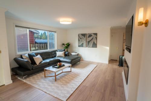 Olympic Hills Apartment | Modern 3BR - Rare AC in Seattle - Family-Friendly