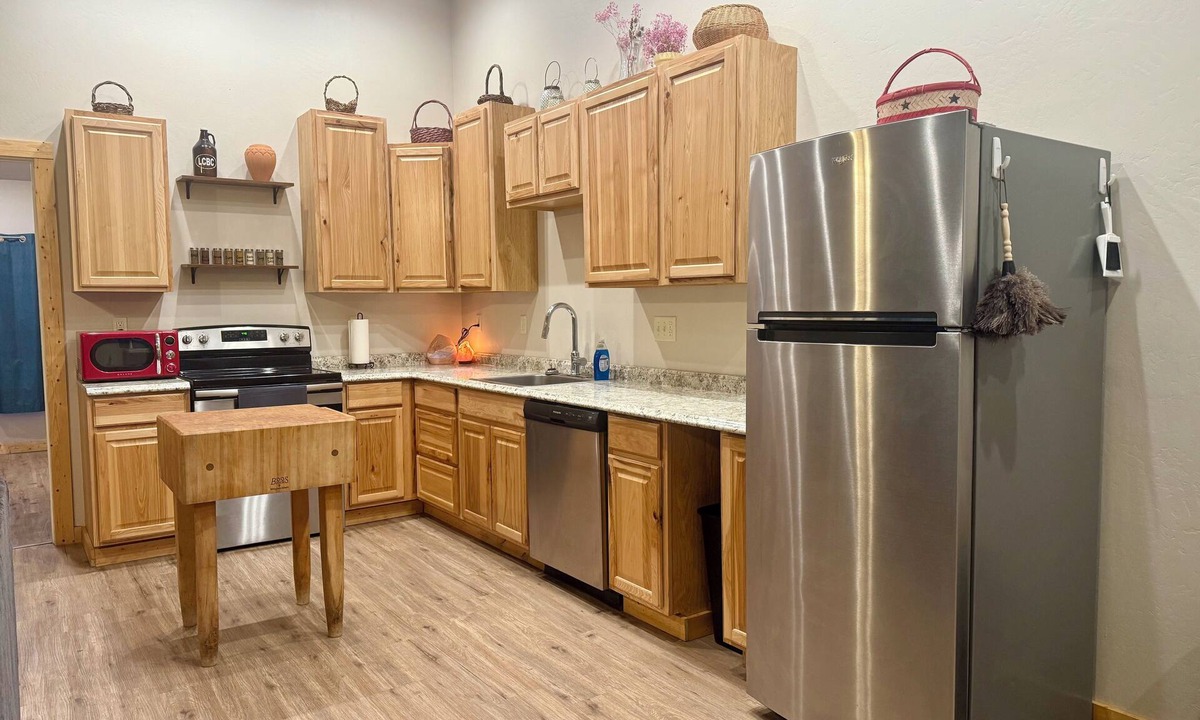 Lake City Apartment | Modern Apartment in Lake City