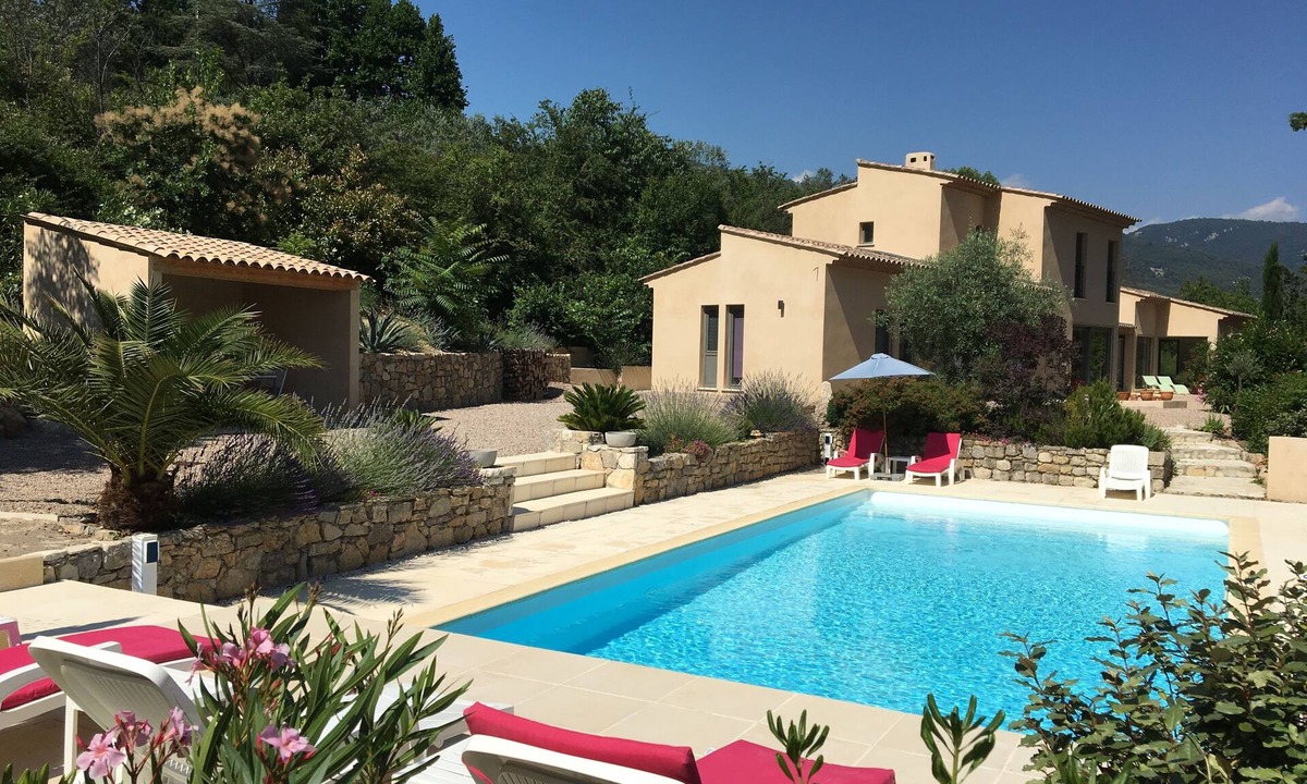 Bargemon Villa | Modern architect-designed villa in a green setting in Bargemon