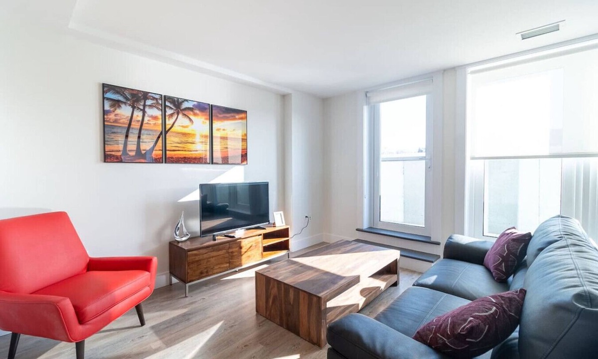 North End Apartment | Modern North End 2BD Suite w/Gym, Workspace & Near Dalhousie