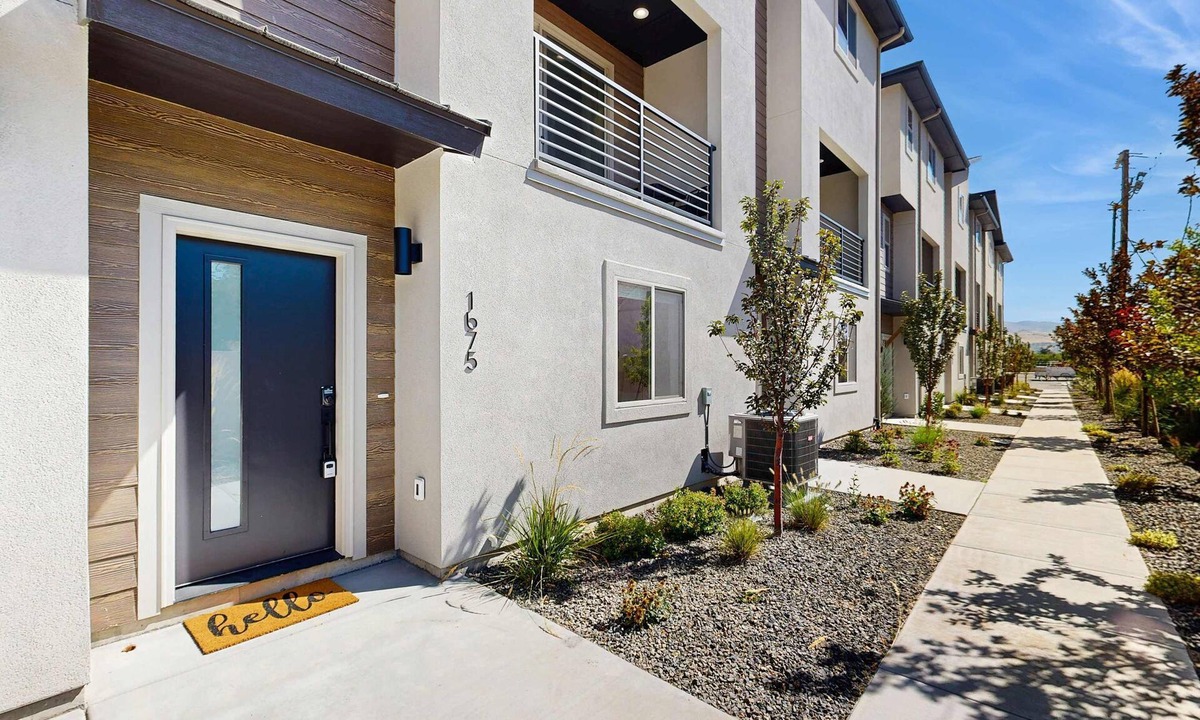 Boise House | Modern Townhouse, Centrally Located Near BSU