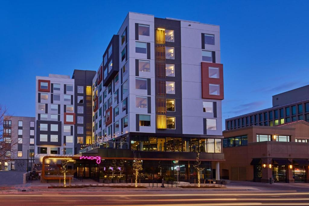 Cherry Creek Hotel | MOXY Denver Cherry Creek