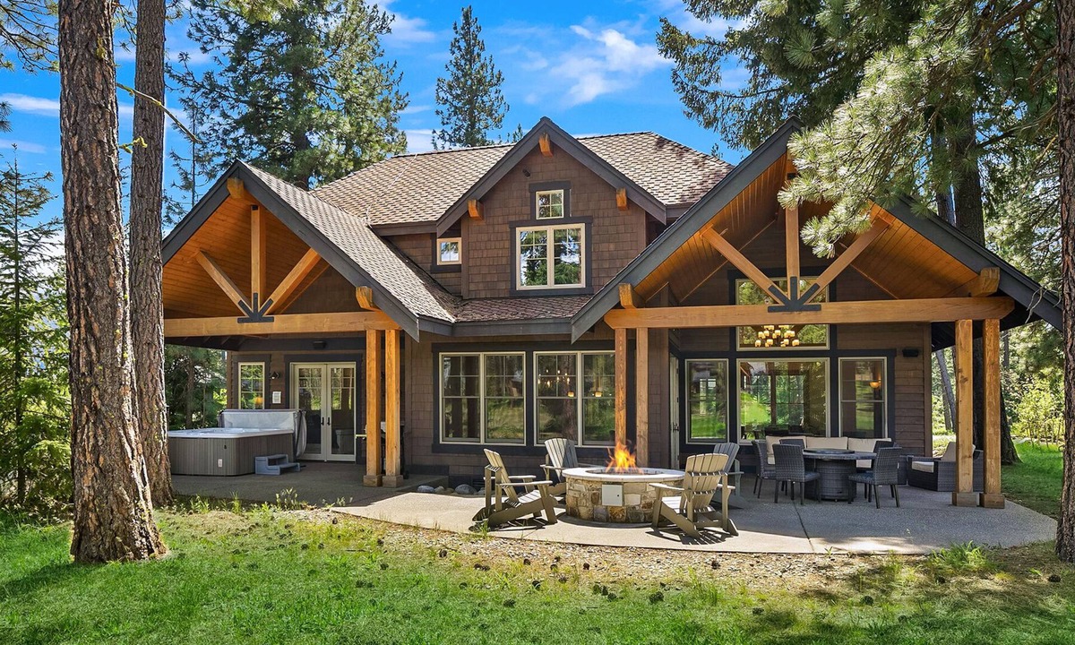 Cle Elum House | Must See Suncadia Retreat! 3 Masters * Hot Tub * Game Room * On the Course!