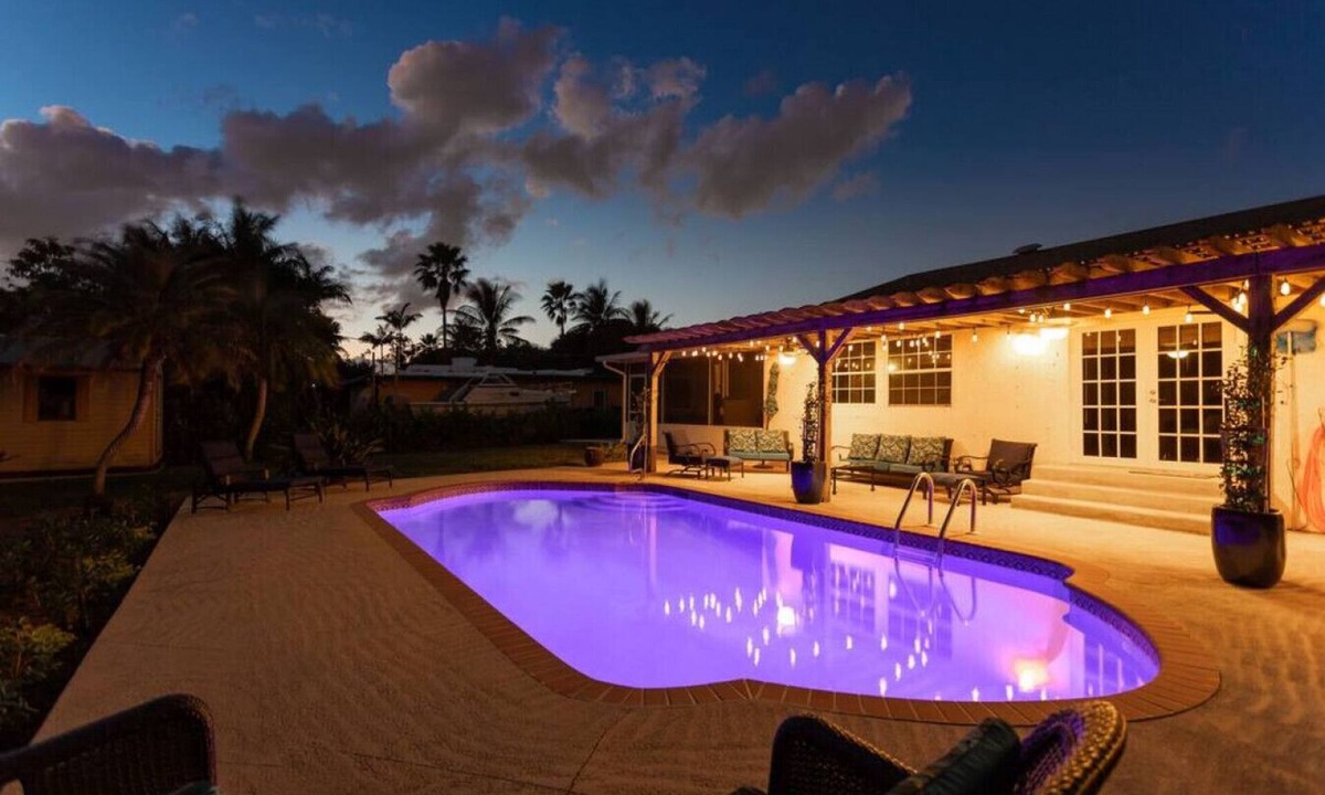 Boynton Beach House | My Happy Place 3BR 2BA Heated Pool Great Location