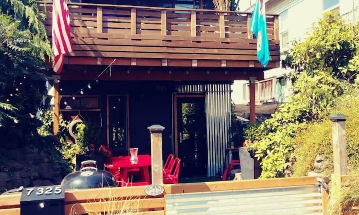 Whittier Heights Apartment | Nautical Theme, Clean, Romantic, Fire Pit, 420 & small pet friendly,near dining