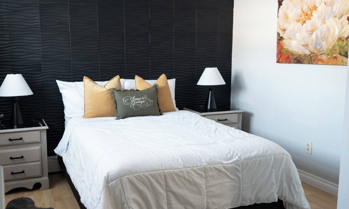 Spenard House | Near Airport cozy 2 bedroom