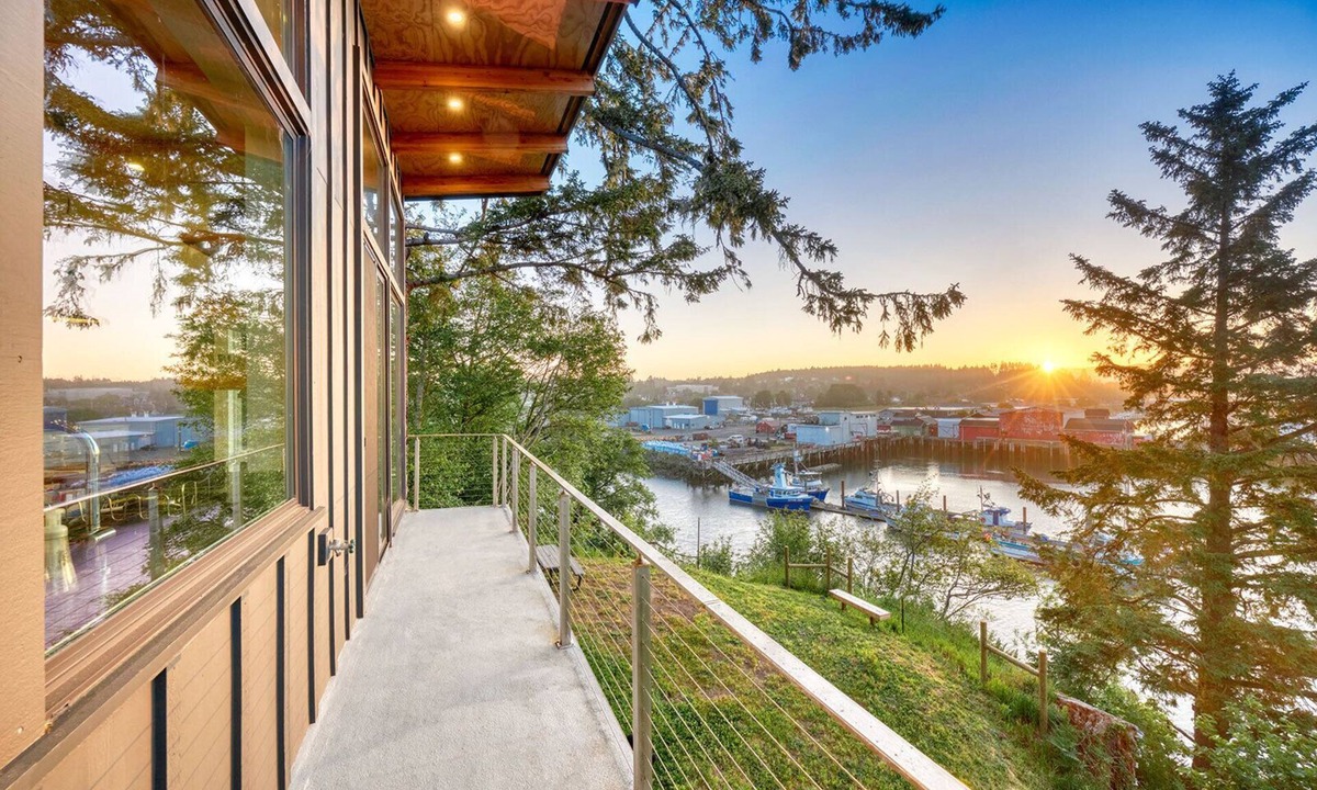 Ilwaco House | NEW! Luxury, Waterfront, Natural beauty, Near restaurants (Harbor)