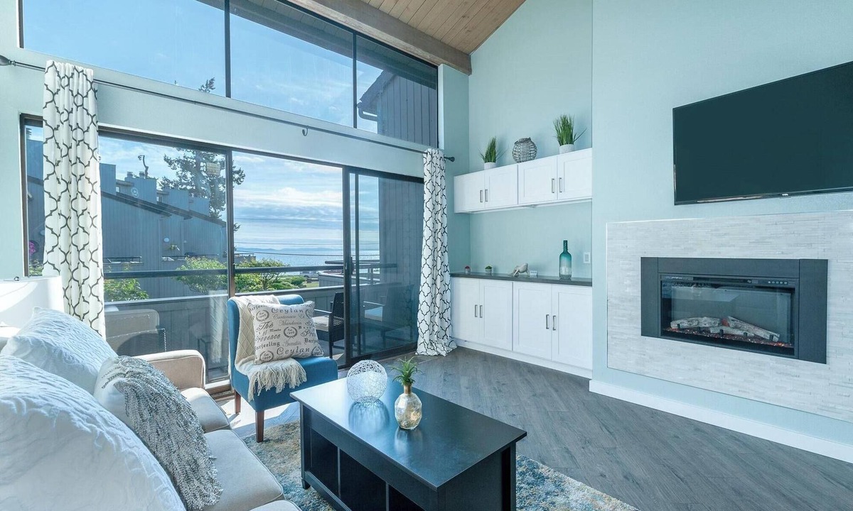 Birch Bay Condo | Ocean View Birch Bay & Indoor Pool Hut tub/AC