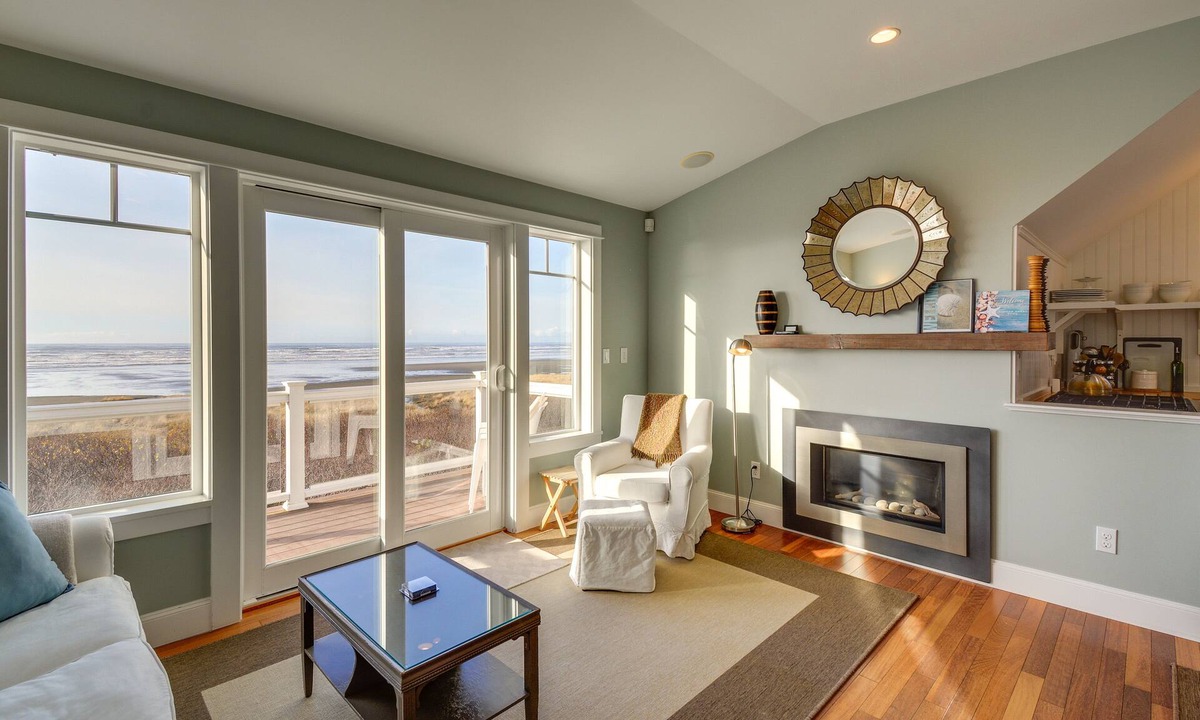 Moclips House | Oceanfront Moclips Retreat w/Beach Access & View!