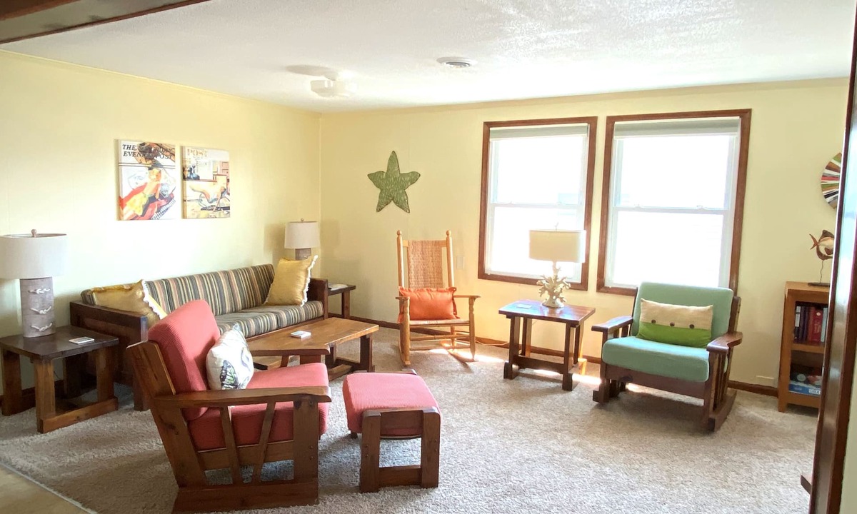 Kitty Hawk House | Oceanside Beach Cottage! Steps to the ocean! Great Location! Kitty Hawk, NC