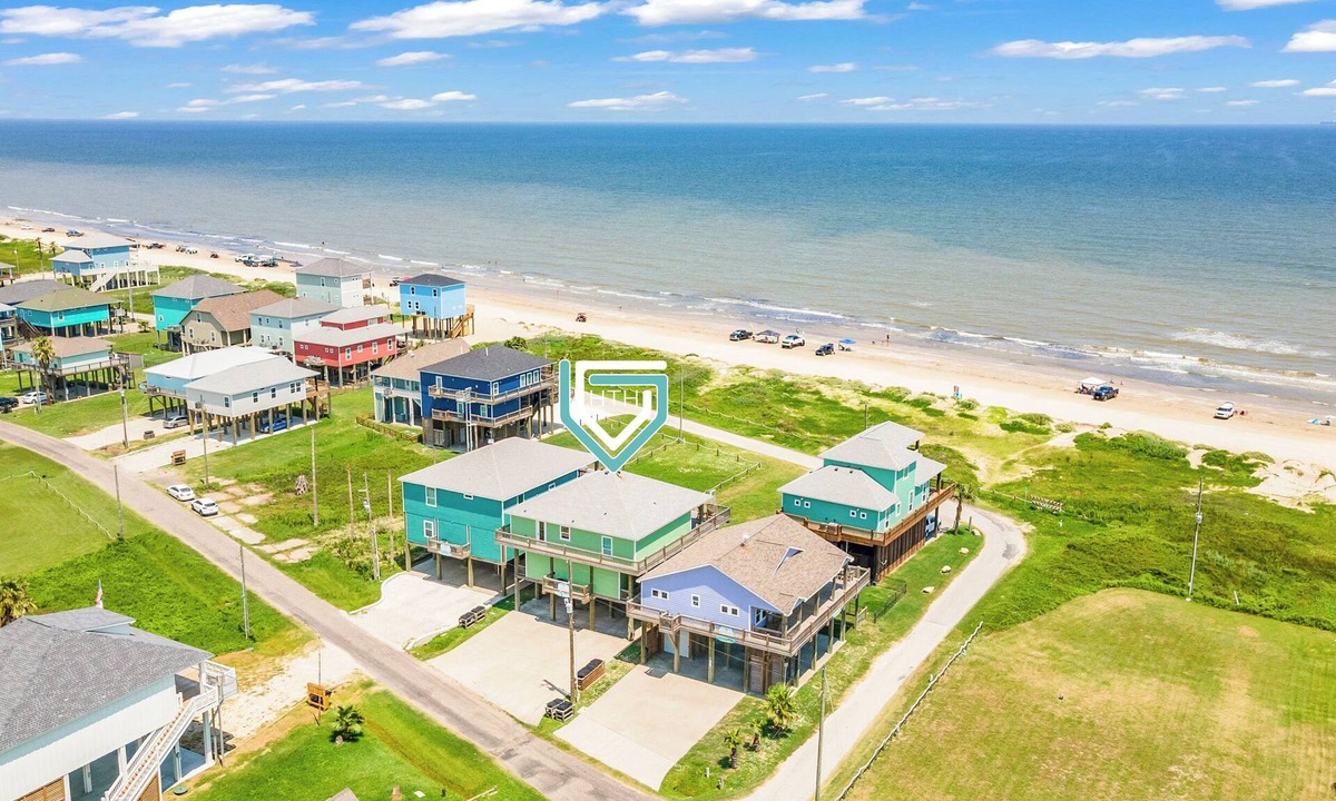 Crystal Beach House | Oceanviews | Small Dogs OK | Luxe | Extra Kitchenette