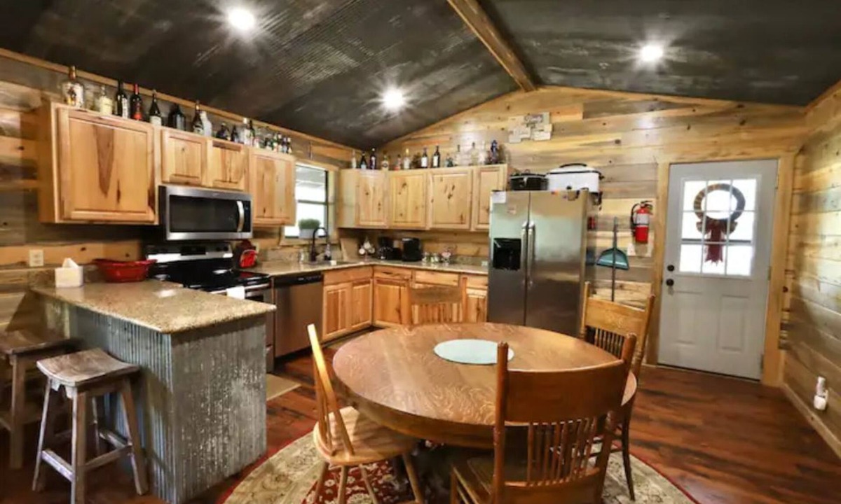 Murfreesboro Cabin | Old Mill Cabin #1 - on the Little MO River, large yard, close to Diamond Mine!