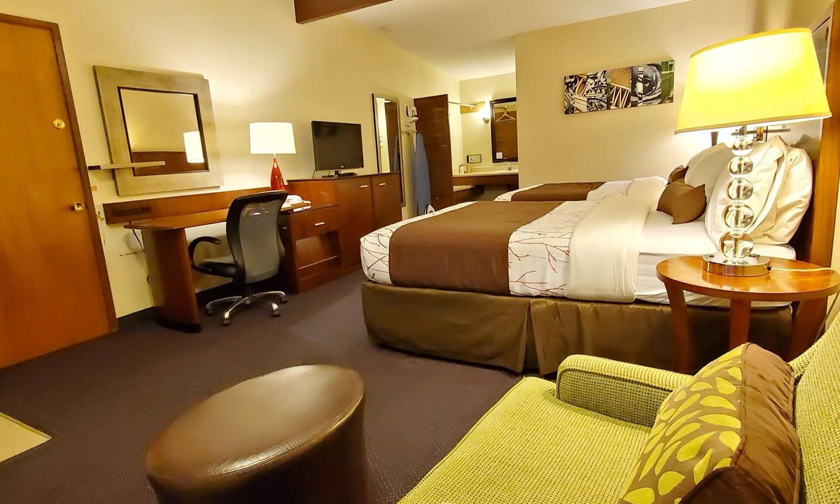 Aberdeen Hotel | Olympic Inn & Suites