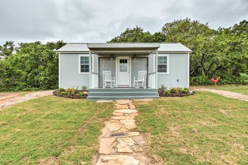 Forestburg Apartment | On-Site Pond & Fire Pit: Montague Retreat!