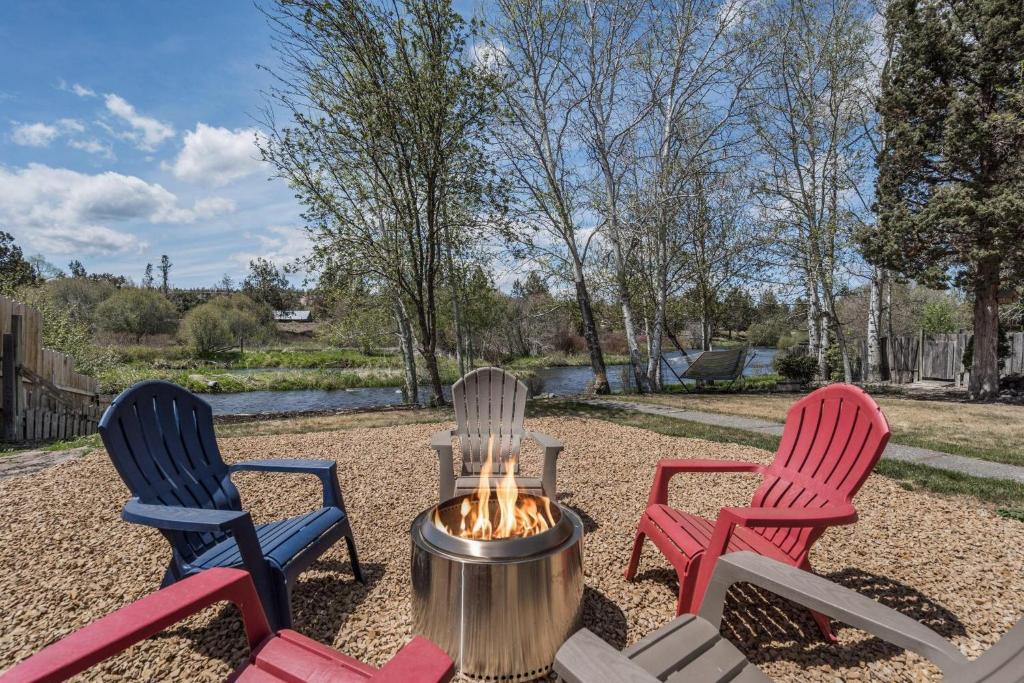 Tumalo House | Otter River Lodge
