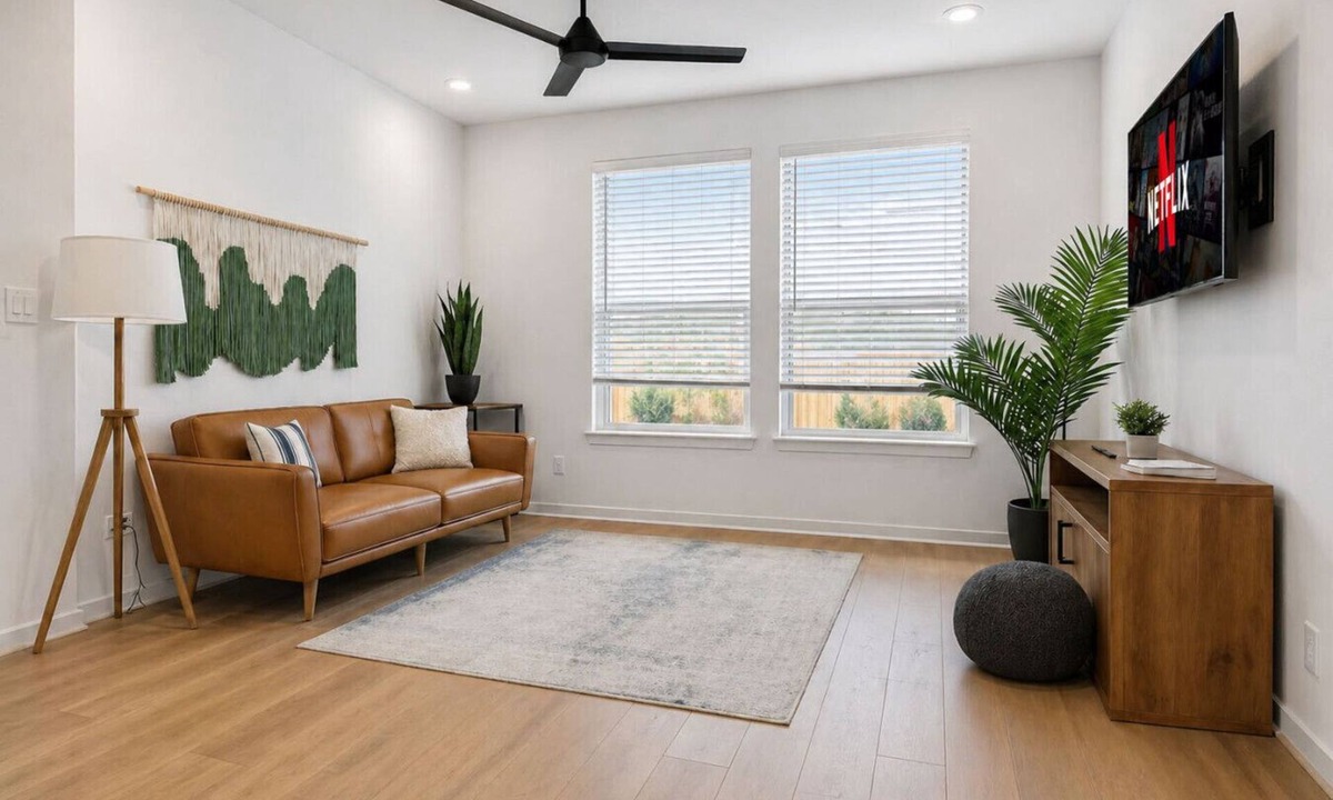 Sherman Apartment | Paceful Queen 1BR · Remote Work · Fast WiFi · Pool