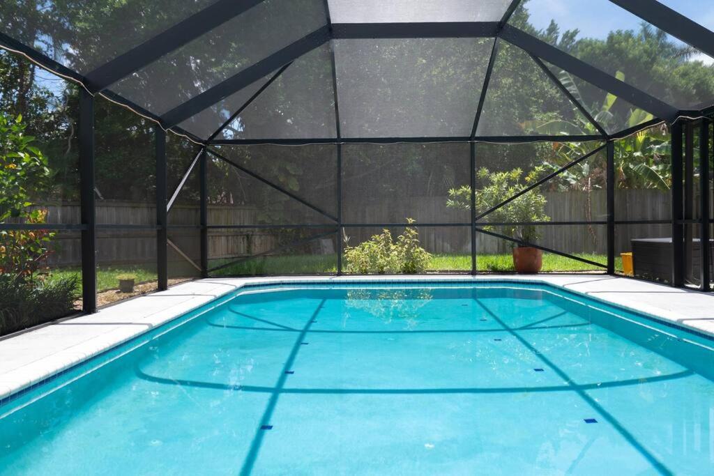 Wellington House | Palm Paradise Luxury Stay/Pool