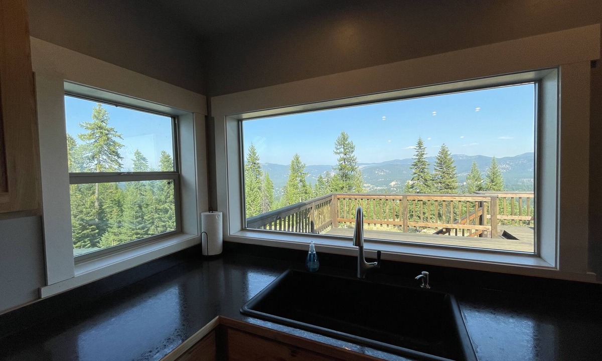 Libby House | Panoramic Mountain View Loft