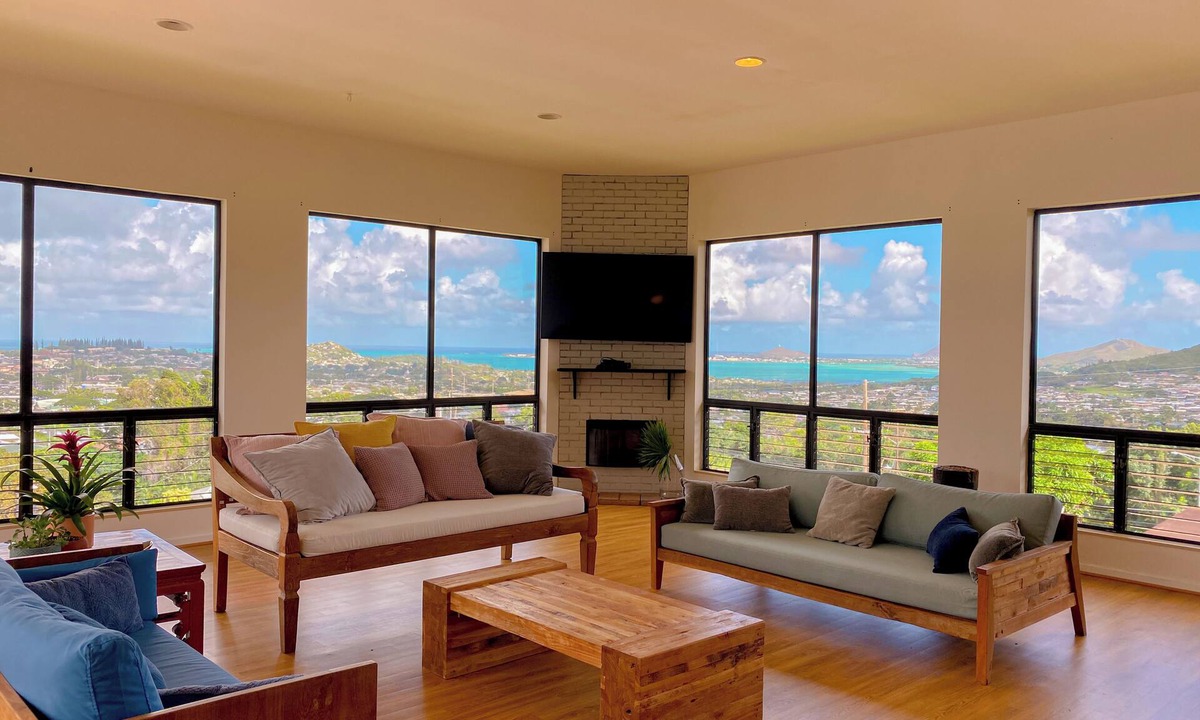 Kaneohe Bed & Breakfast | Panoramic Ocean & Mountain Views -we have FULL AVAILABILITY please message us.
