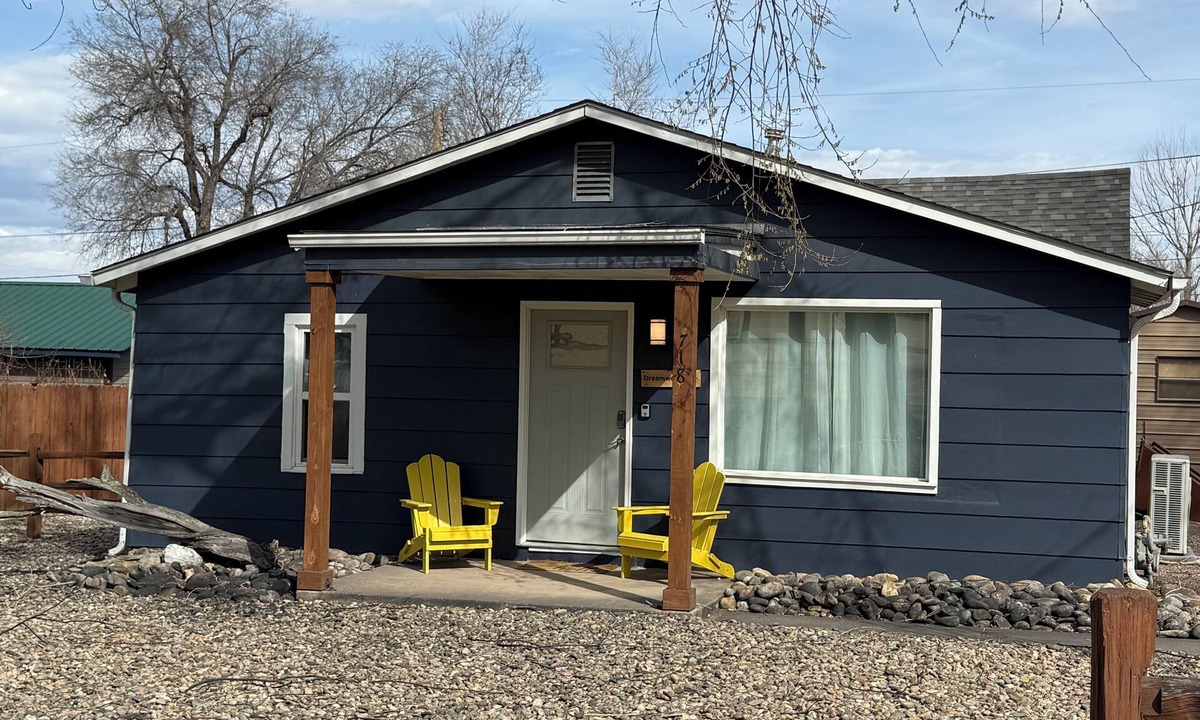 Canon City House | Park-Front Cottage, Walk to River, Train & Downtown - Dreamweaver Cottage