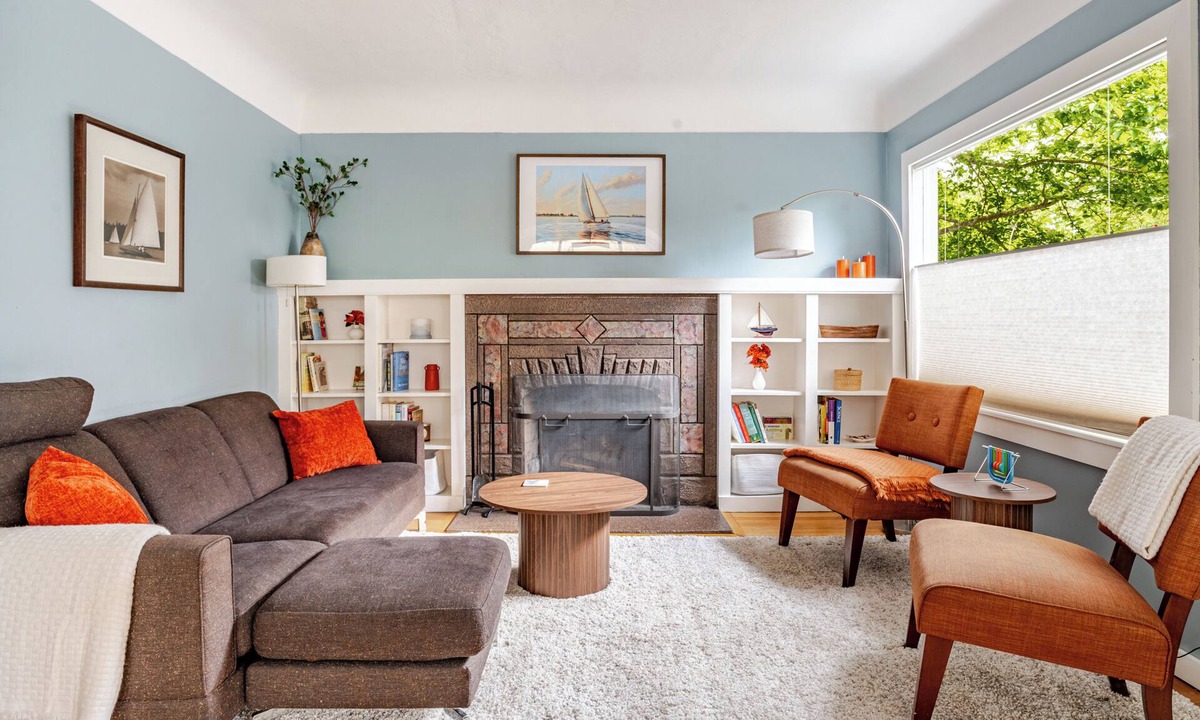 Phinney Ridge House | Patio with BBQ+fire pit, Bus to World Cup Stadium, Rec room with TV/Foosball