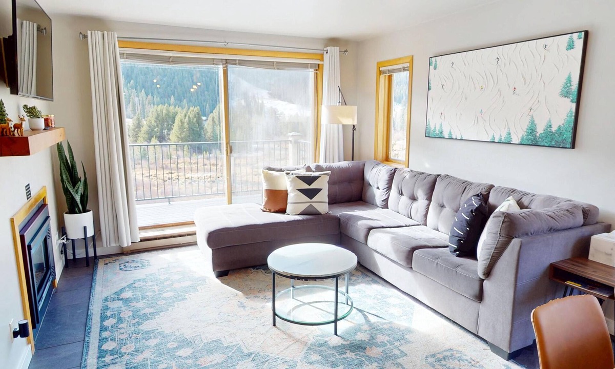 Mountain House Condo | Pet Friendly End Unit! On River Trail! Walk to Festivals, Shops, Dining