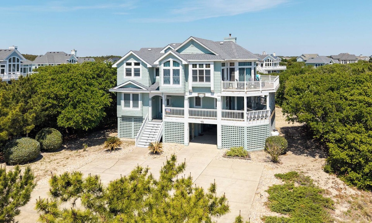 Pine Island House | Pet Friendly, Private Pool and Hot Tub, Steps to the Beach!