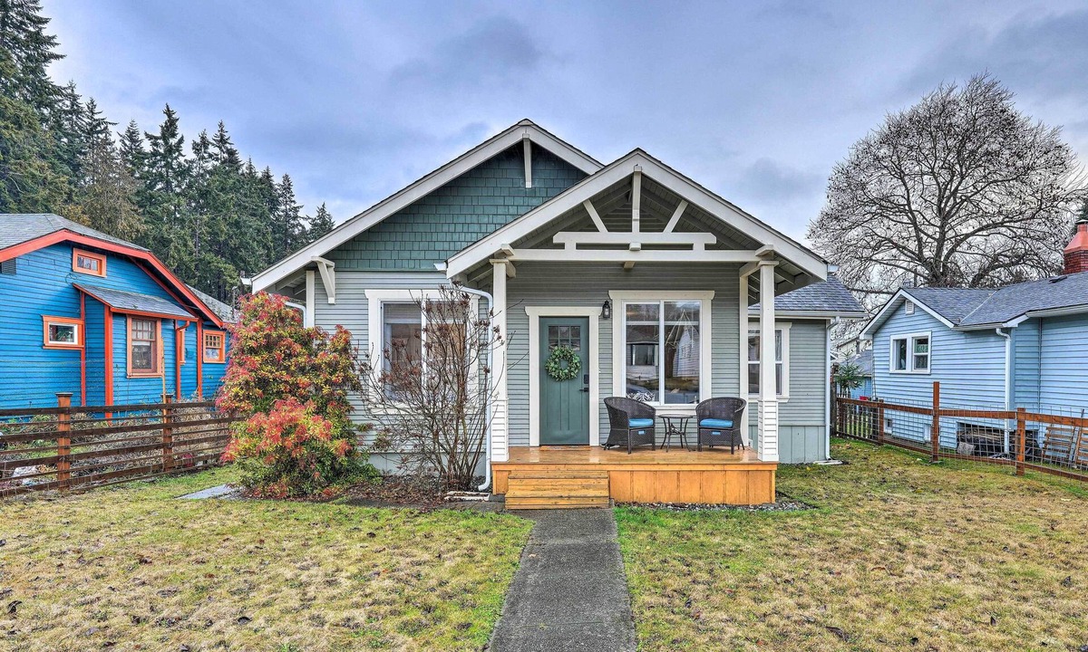 Port Angeles House | Port Angeles Retreat - 1 Mi to Downtown!
