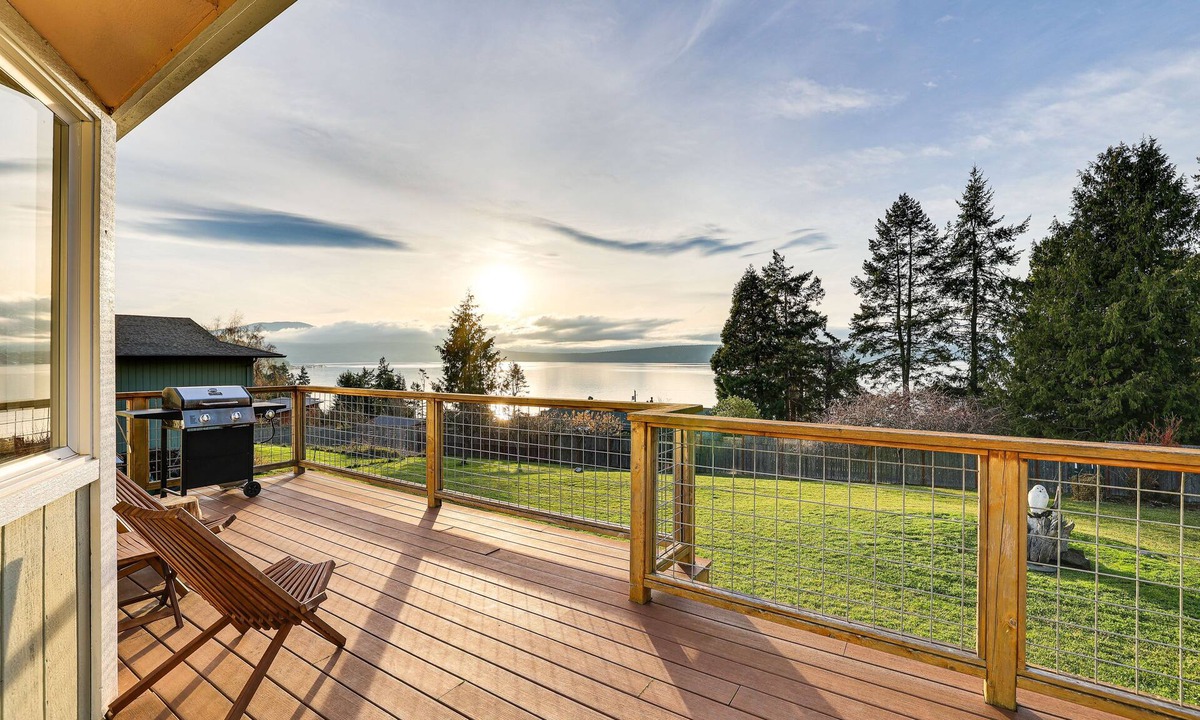 Adelma Beach House | Port Townsend Escape w/Deck, Bay & Mountain Views