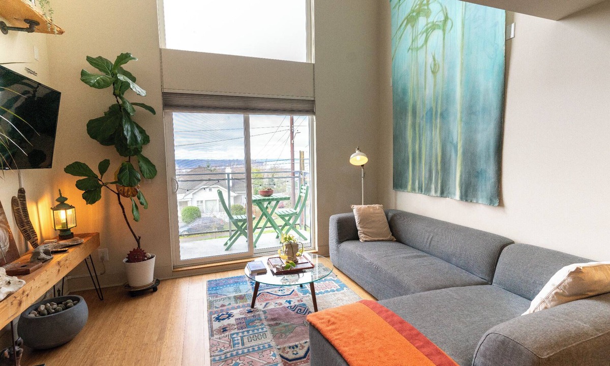 North Beacon Hill House | Prime World Cup spot!
