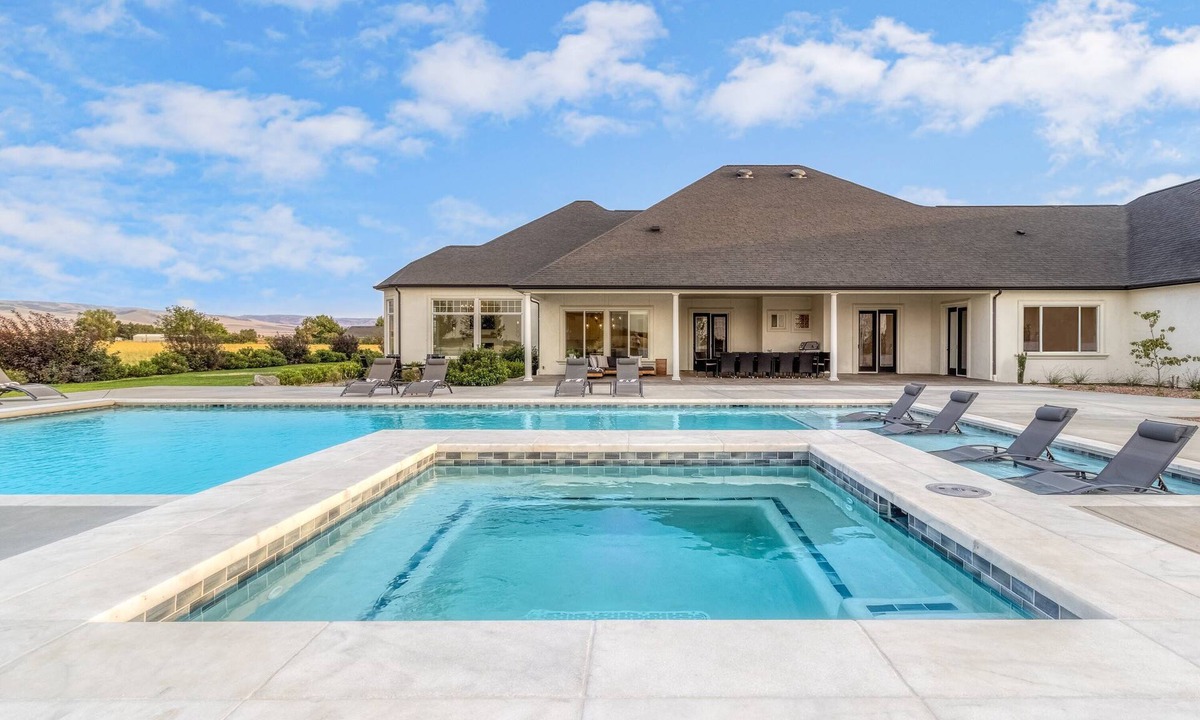 Walla Walla House | Private 6BR Resort Estate with Pool and Cinema