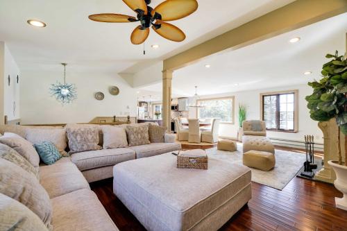 Pocono Summit House | Private Beach! Luxe Lake House in Pocono Mtns