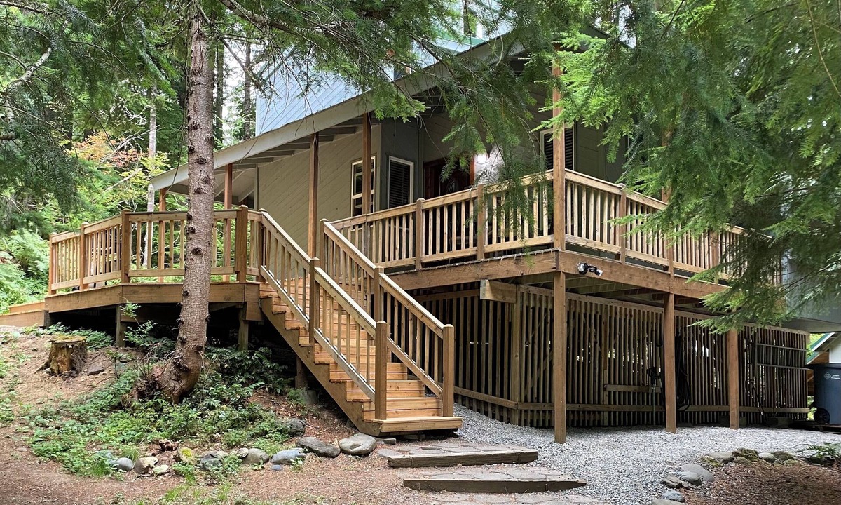Enumclaw Cabin | Private Cozy Cabin Hike Mt Rainier, Sunrise