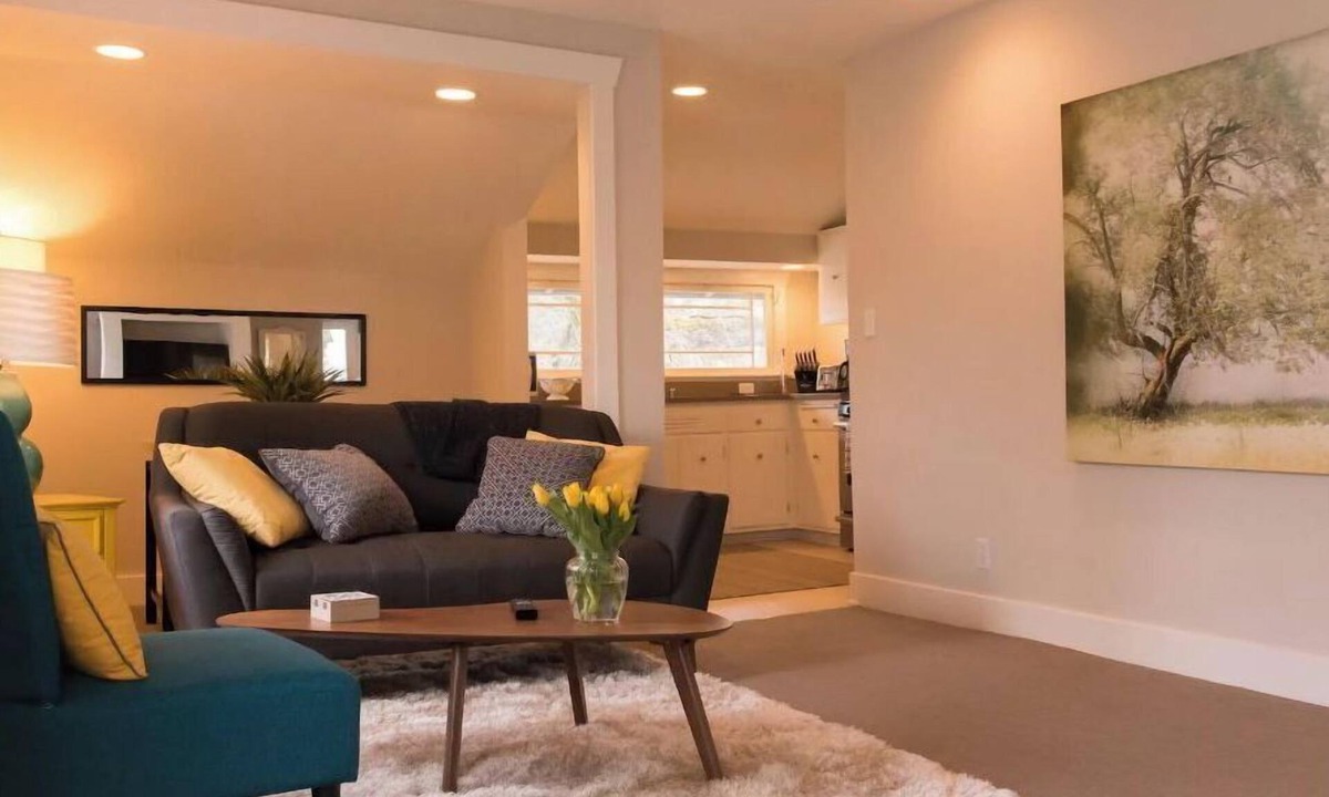 North Queen Anne Apartment | Private retreat on historic Queen Anne Hill