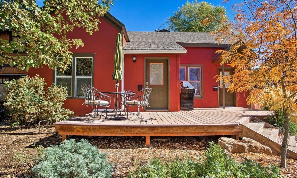 Historic Downtown Durango House | Purple Juniper: Downtown witth Sunny Front Deck