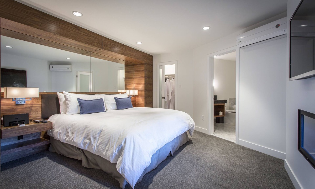 Regional District of Nanaimo Hotel | Qualicum Beach Inn