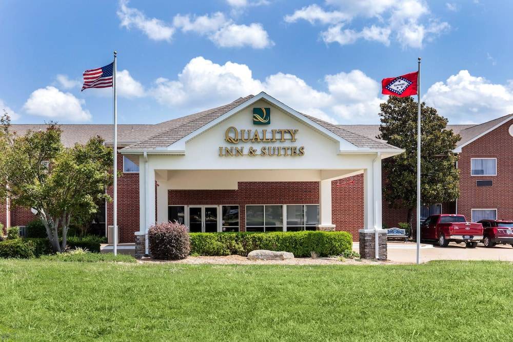 Mountain Home Hotel | Quality Inn & Suites Mountain Home North