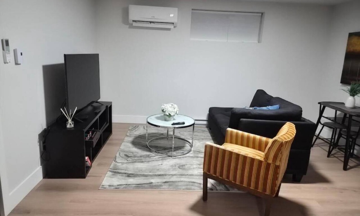 Riverview Apartment | Quiet Haven - One-bedroom Suite