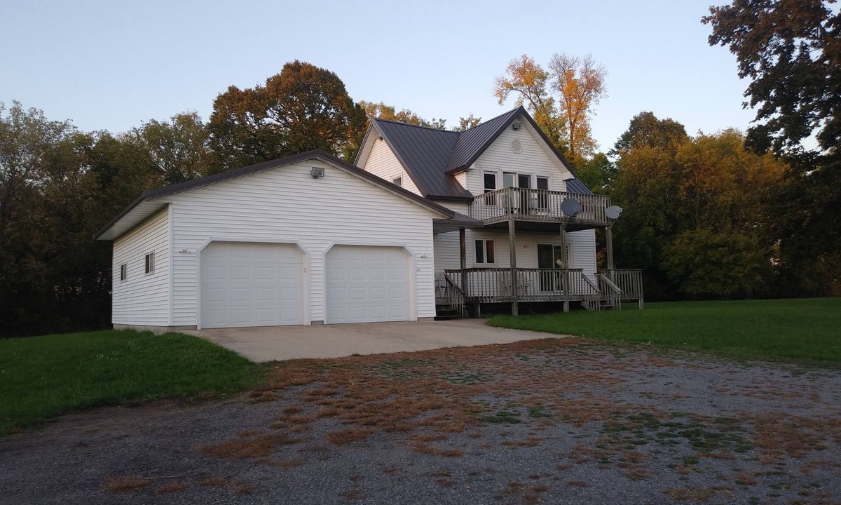 Eden Valley House | Quiet, remotely located in the country.